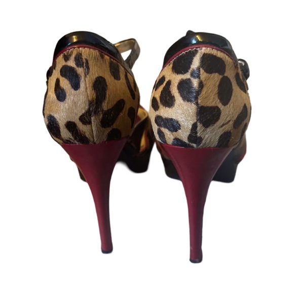GUESS Leopard Print Pony Hair Stiletto - Picture 2 of 5
